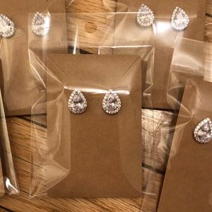 Set of 7 brand new teardrop earrings ✨